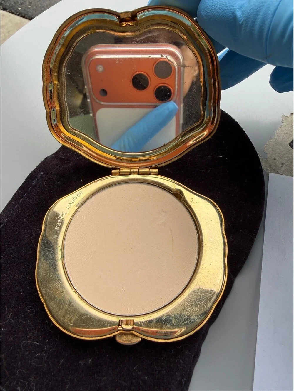 Estée Lauder Cancer Zodiac Powder Compact Gold Tone Vintage S-18